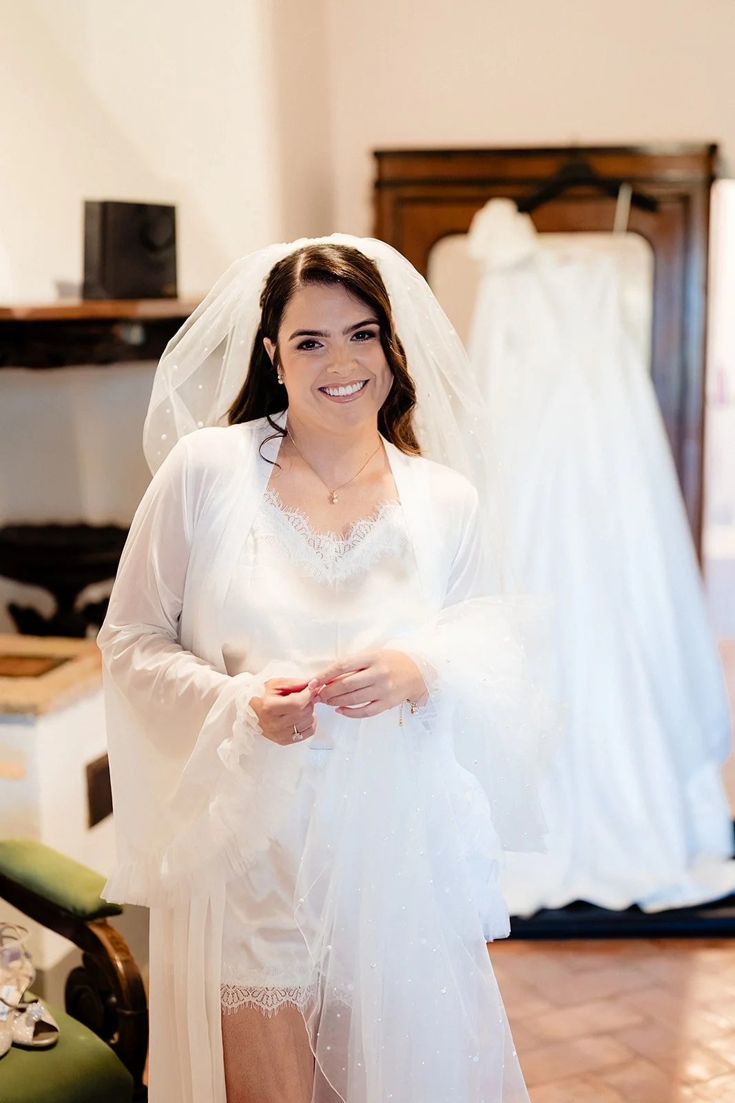 5. Niamh getting ready with her bridesmaids inside the old walls of Borgo di Tragliata-1.jpg
