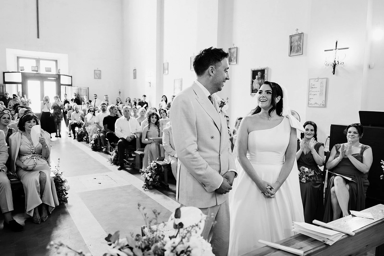 8. Fr Roberto Leoni marrying Niamh and Dave in the Borgo di Tragliata chapel-11.jpg