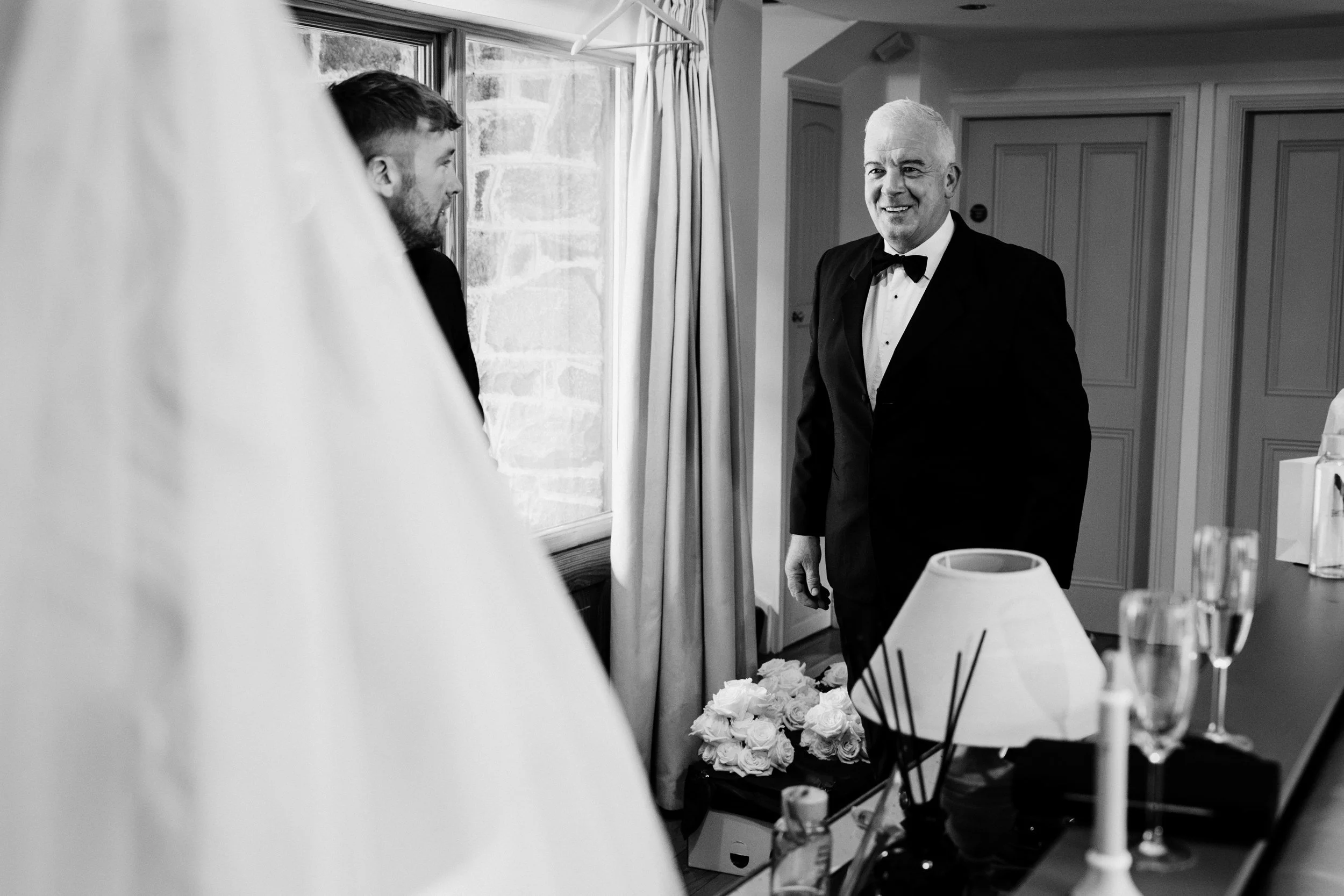 galgorm-wedding-photographer-holly-matt-14-dad-sees-holly-for-the-first-time.jpg