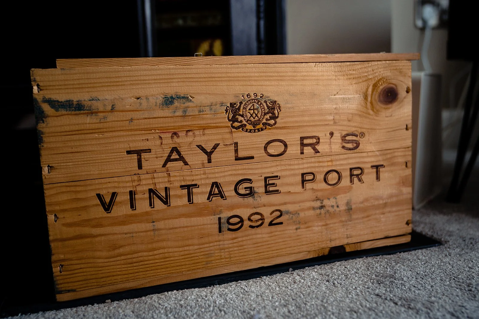 marco-pierre-white-wedding-photographer-elle-iain-07-taylors-1992-vintage-port-gift.jpg