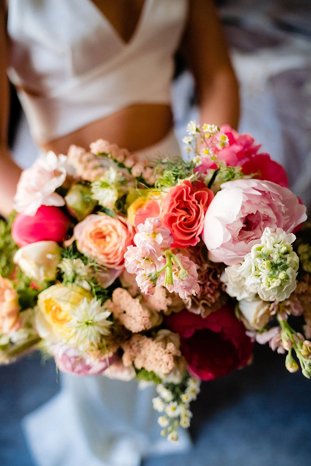 marco-pierre-white-wedding-photographer-elle-iain-21-close-up-of-the-bouquet.jpg