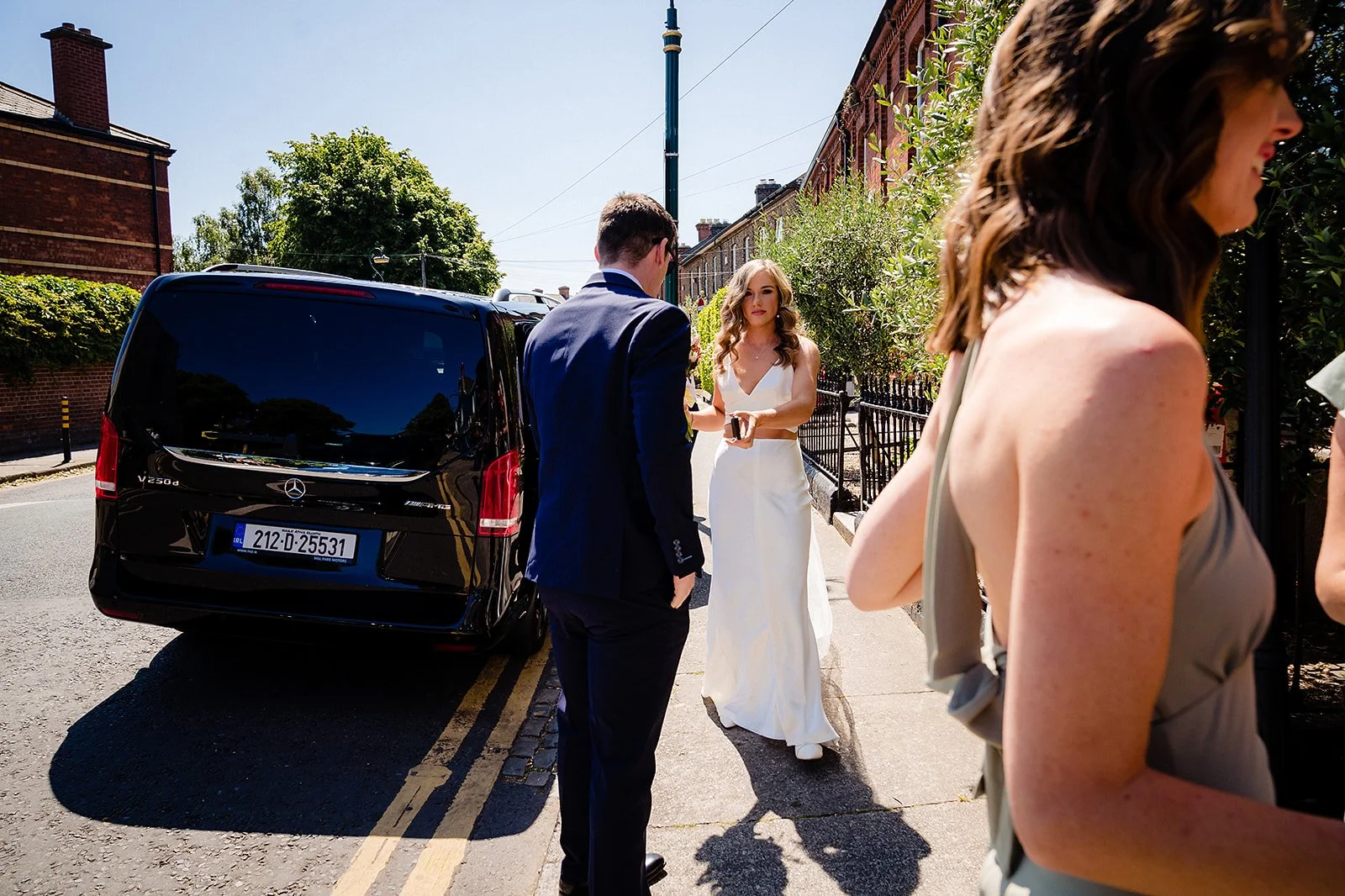 marco-pierre-white-wedding-photographer-elle-iain-24-elle-arriving-at-marco-pierre-white.jpg