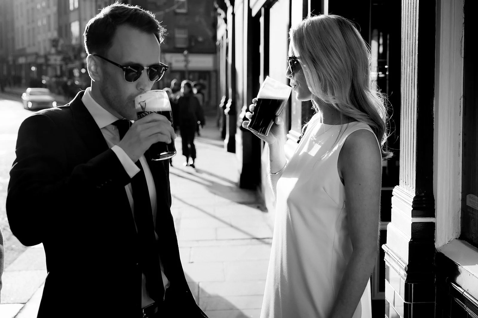 natural couple photographs in a documentary way.