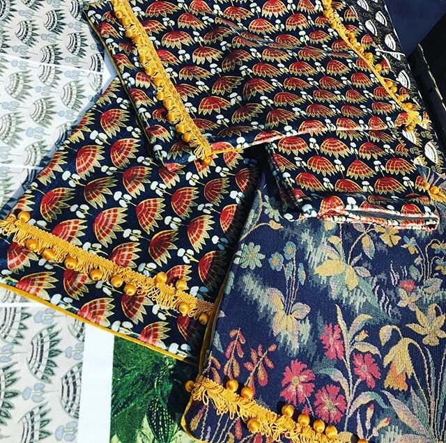 Happy Easter 🐣🐥Thankyou to @the_shopkeepers for the shoutout.
We had a great day designing #vintage cushions to compliment #revival interiors #vintagefurniture #british #printedvelvet #customtextiles