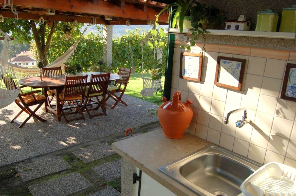 5990803659-quintinha-com-piscina.jpg