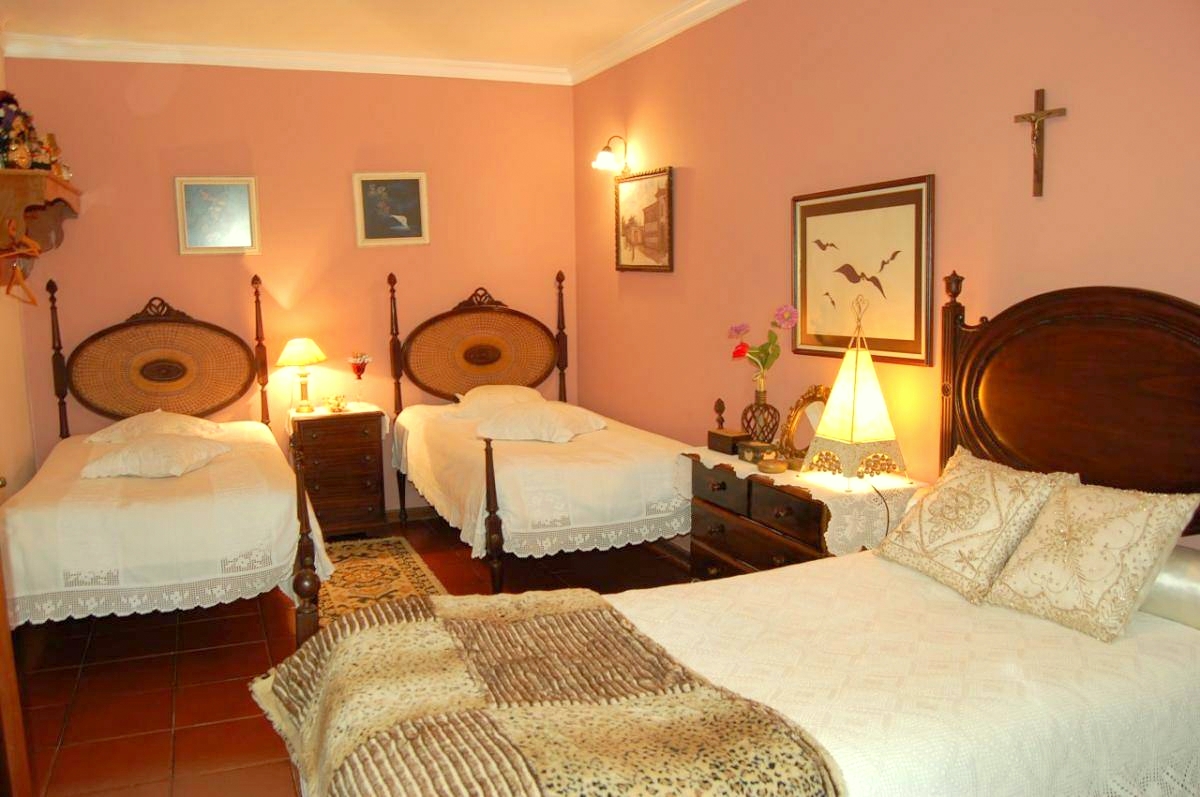 5995959308-quintinha-com-piscina.jpg