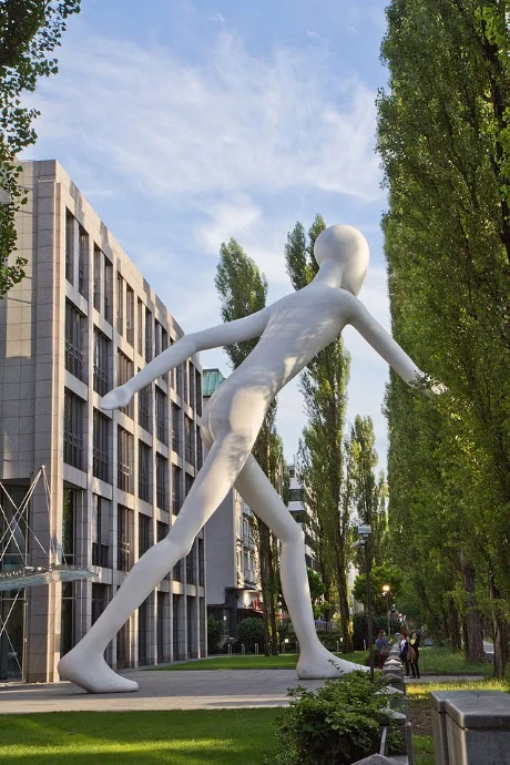 The “Walking Man” right in the very center of Munich.