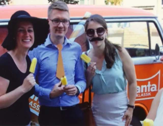 cocacola_blindapplying_funcolleagues1.jpg