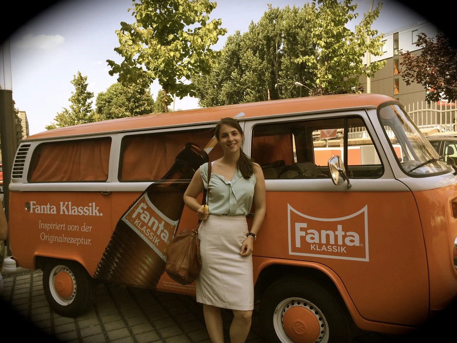 cocacola_blindapplying_fantaclassicvan.jpg