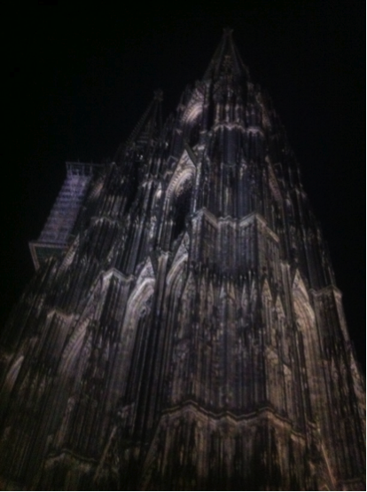 blindapplying_deloitte_cologneChurch.jpg