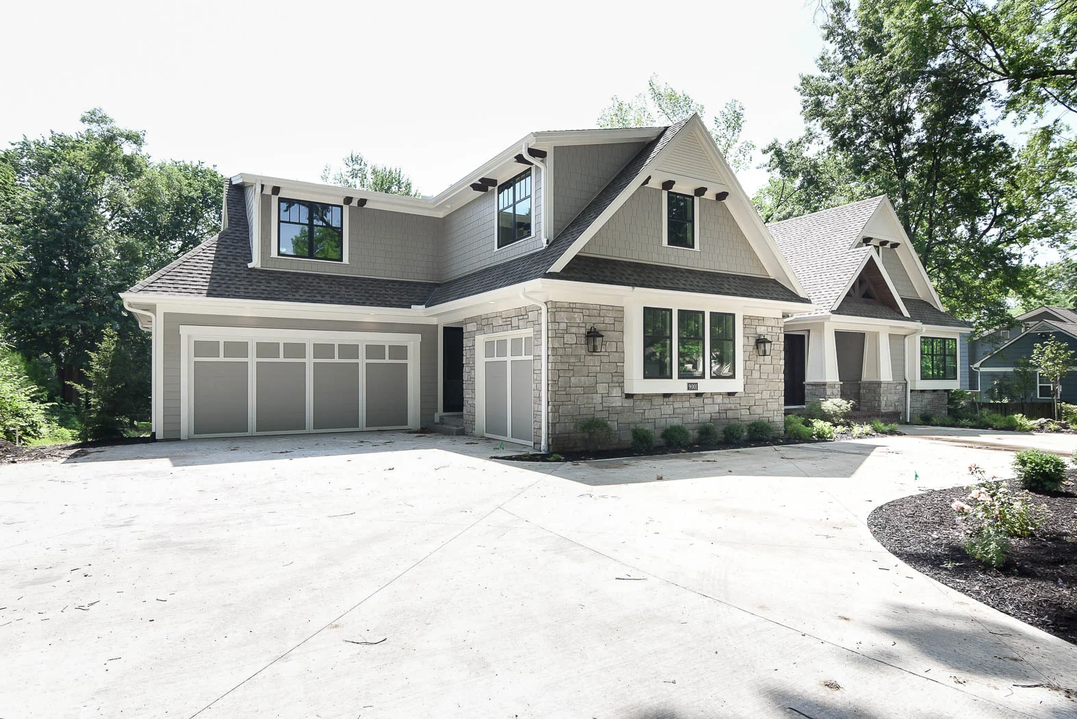 9001 Lee Blvd. — Larson Building Company