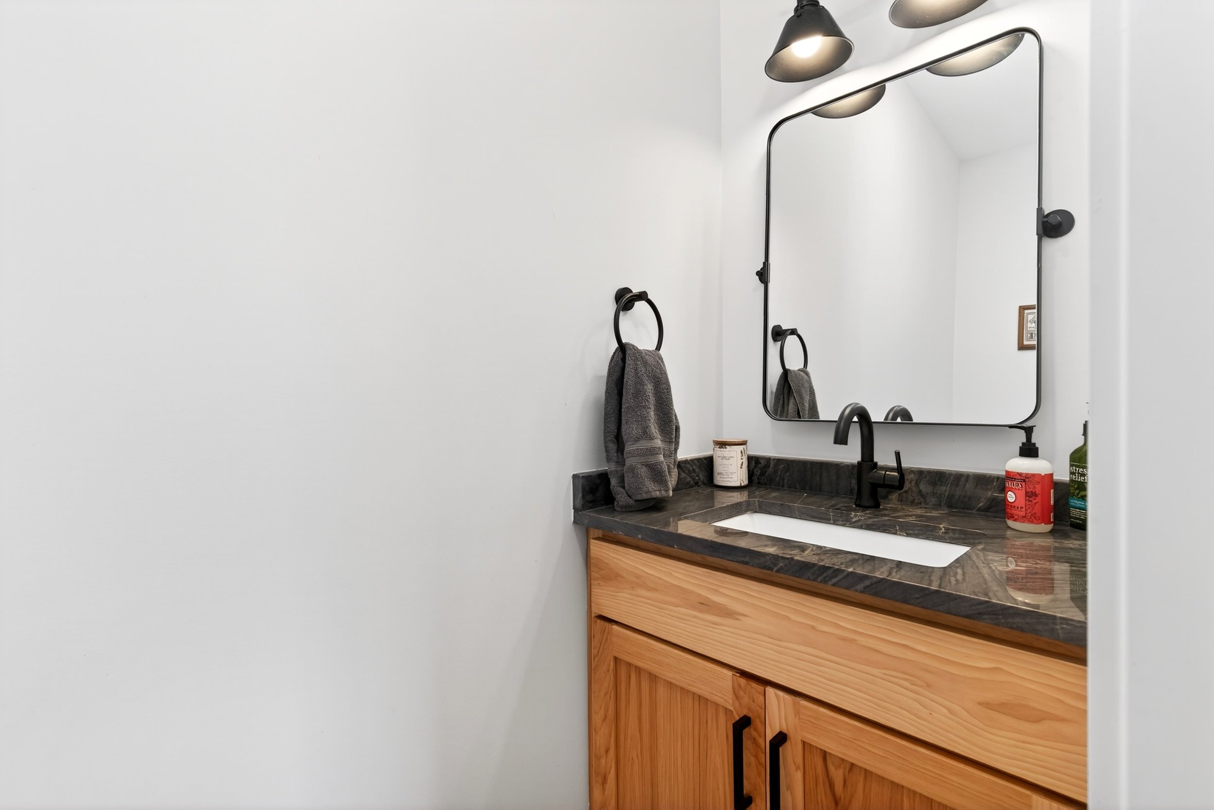 6750ClintonInt_011.jpg