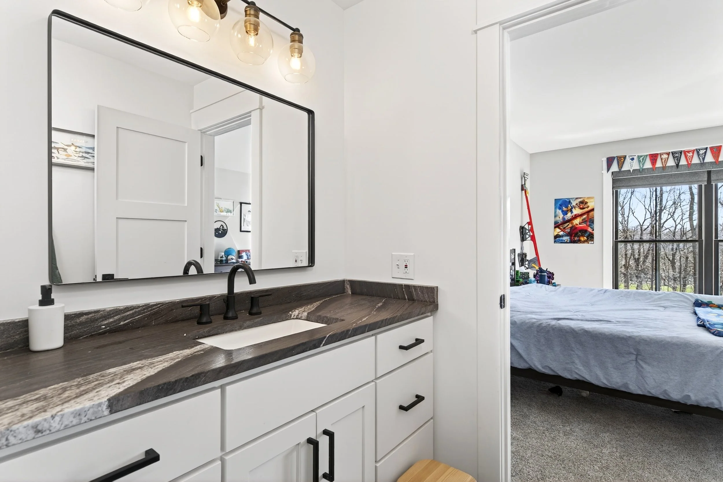 6750ClintonInt_024.jpg