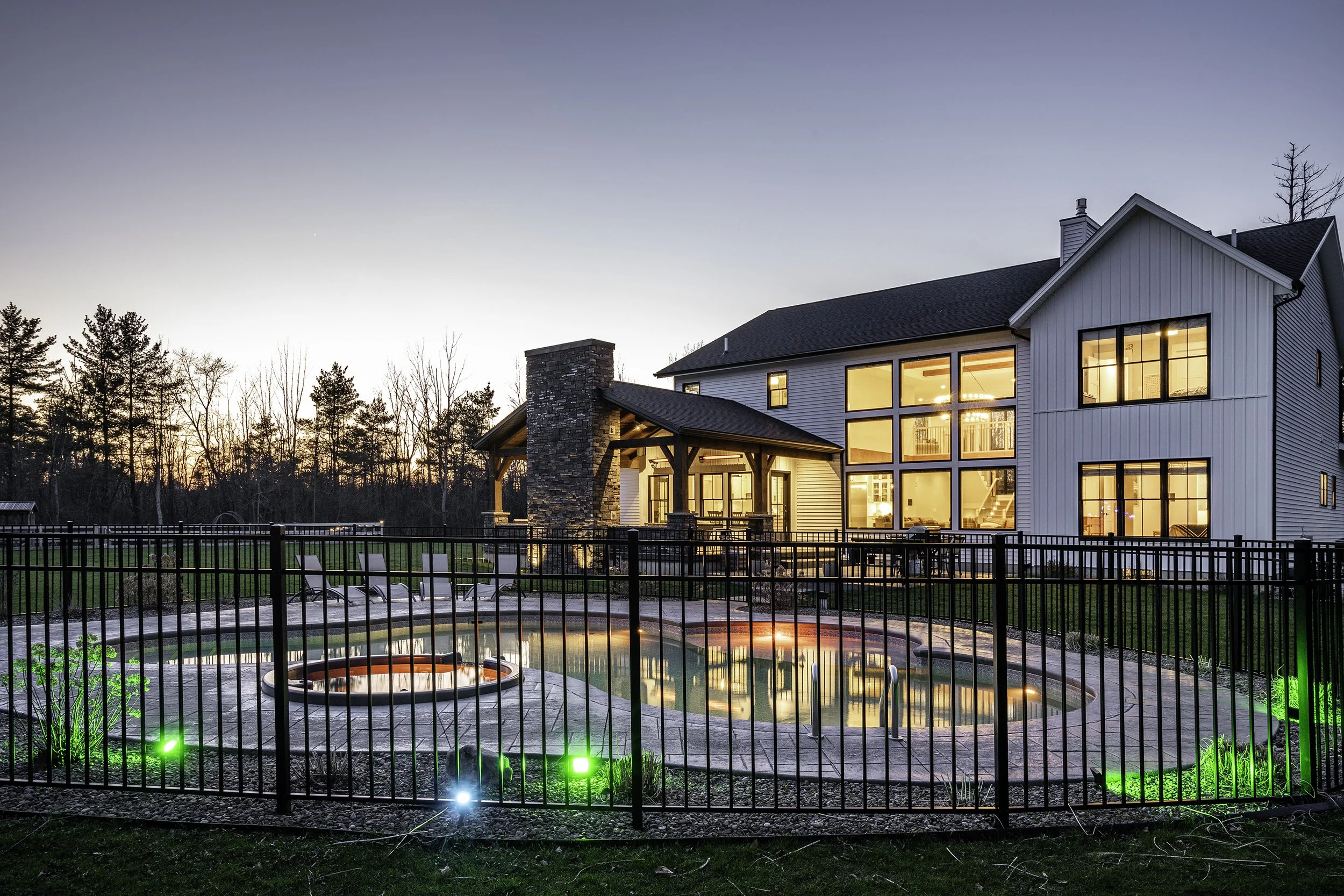 6750ClintonTwilight_003.jpg