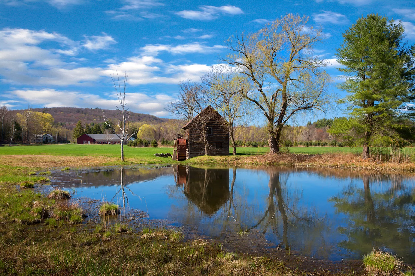 vincentcarusophotography_spring2017_granville_ma_reflection1WEBSITE.jpg