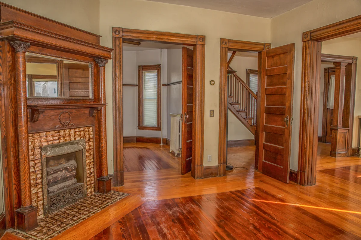 vincentcarusophotography_2055NorthamptonRd_Holyoke2019 (9 of 38).jpg