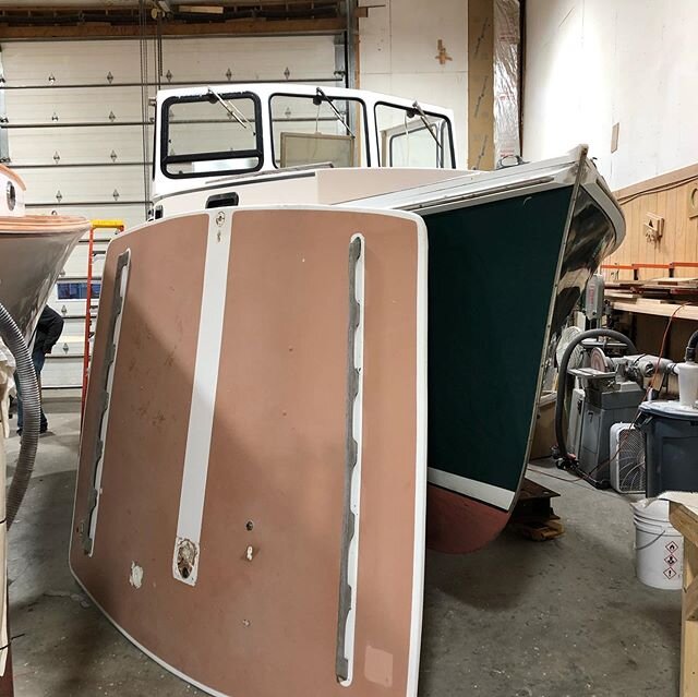 We took this shelter top off of a Duffy 26&rsquo; to do some re-coring . The old balsa had delaminated and over the years lost its strength. We will replace it with foam and make it look like new. If you&rsquo;ve never smelled rotten balsa you&rsquo;