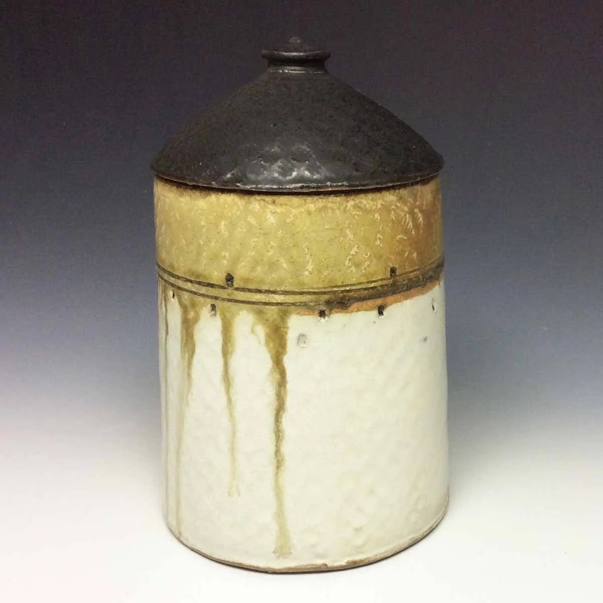 Med.ash jar 1b.jpg