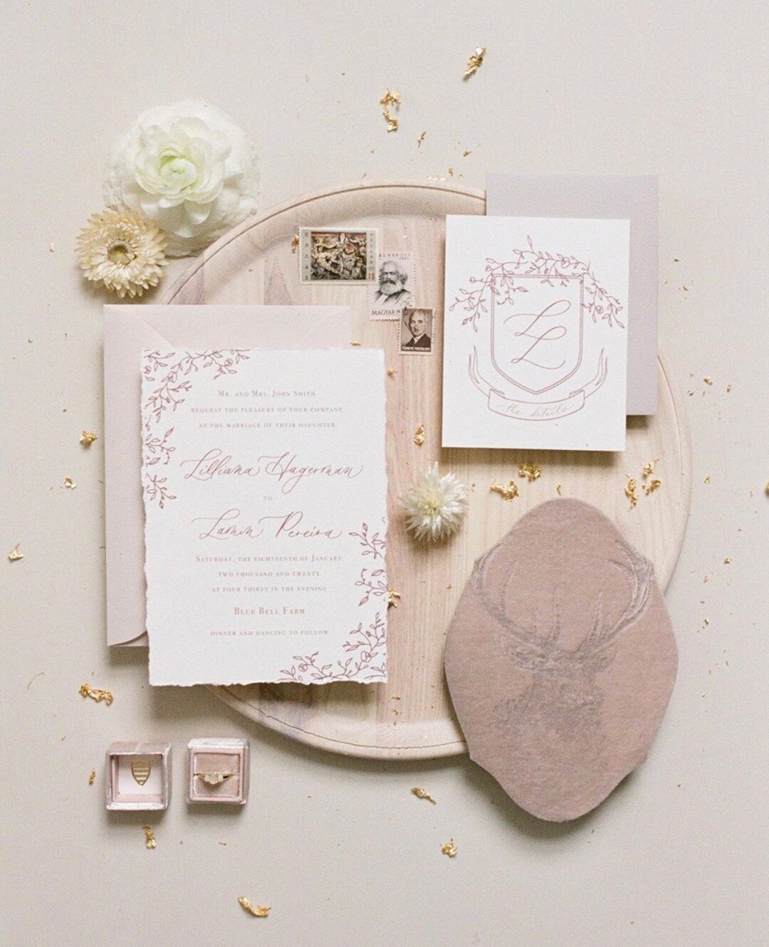 We love the way that our stag head print was integrated into this light color palette!⠀⠀⠀⠀⠀⠀⠀⠀⠀
⠀⠀⠀⠀⠀⠀⠀⠀⠀
Our &ldquo;Stag&rdquo; card works for any and all occasions, trust us. ✨ As seen in @trendybride⠀⠀⠀⠀⠀⠀⠀⠀⠀
⠀⠀⠀⠀⠀⠀⠀⠀⠀
⠀⠀⠀⠀⠀⠀⠀⠀⠀
Vendor Credits: ⠀⠀