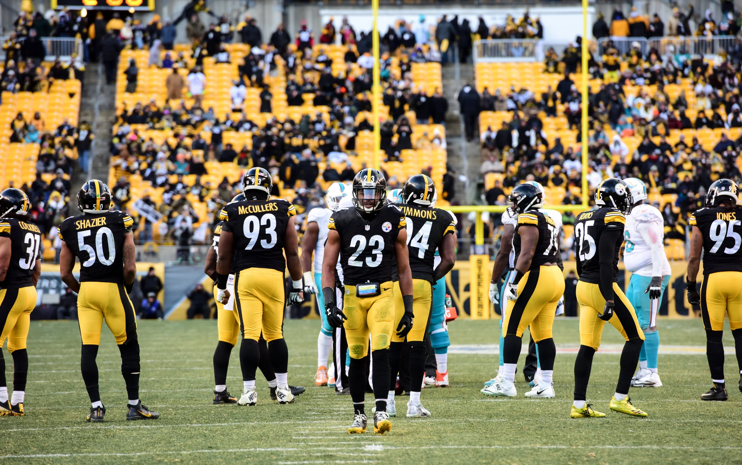 SQUIER_steelers-6.jpg