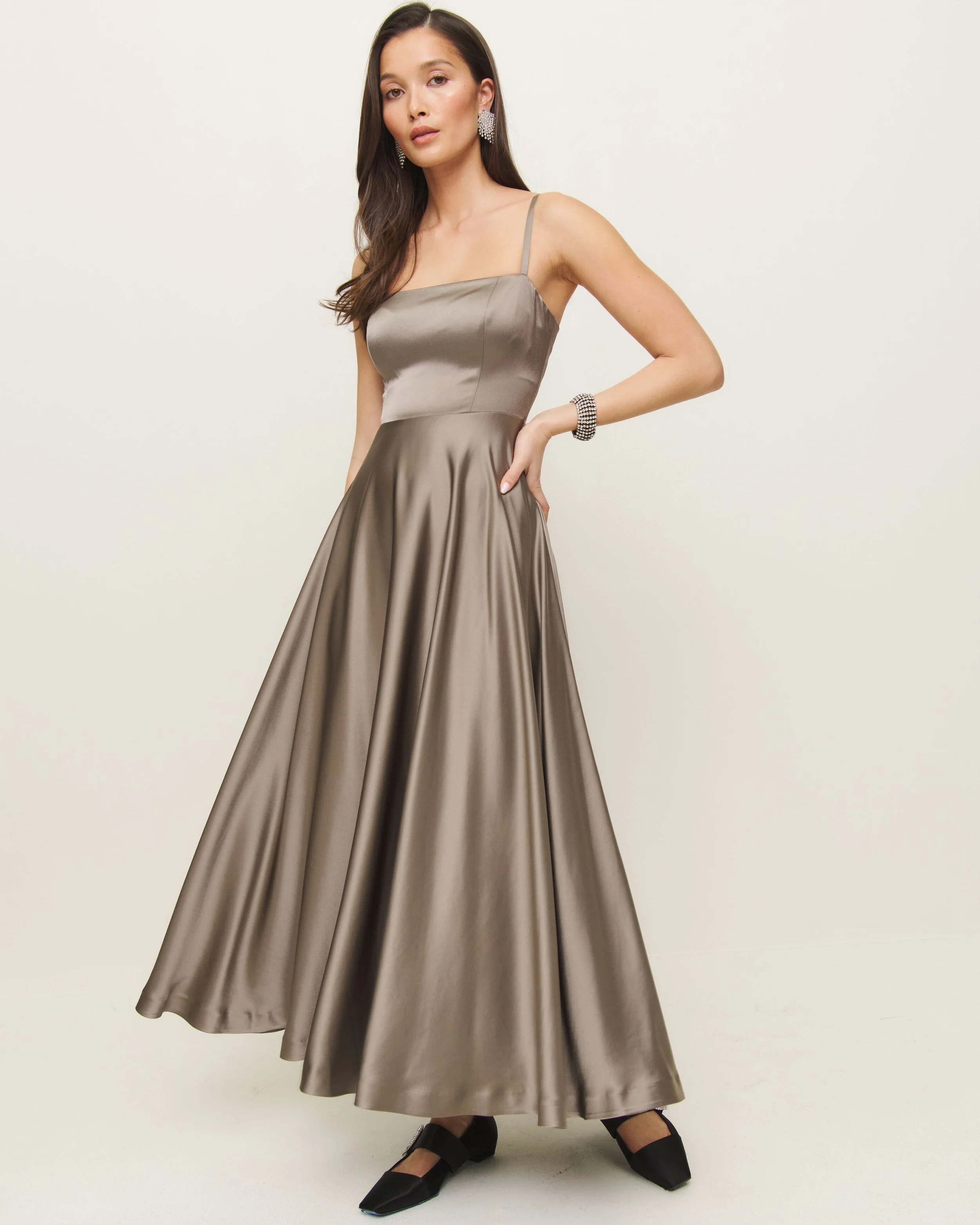 2024_10_30_GRACEN_SATIN_DRESS.1315032.TAUPE_024.jpg