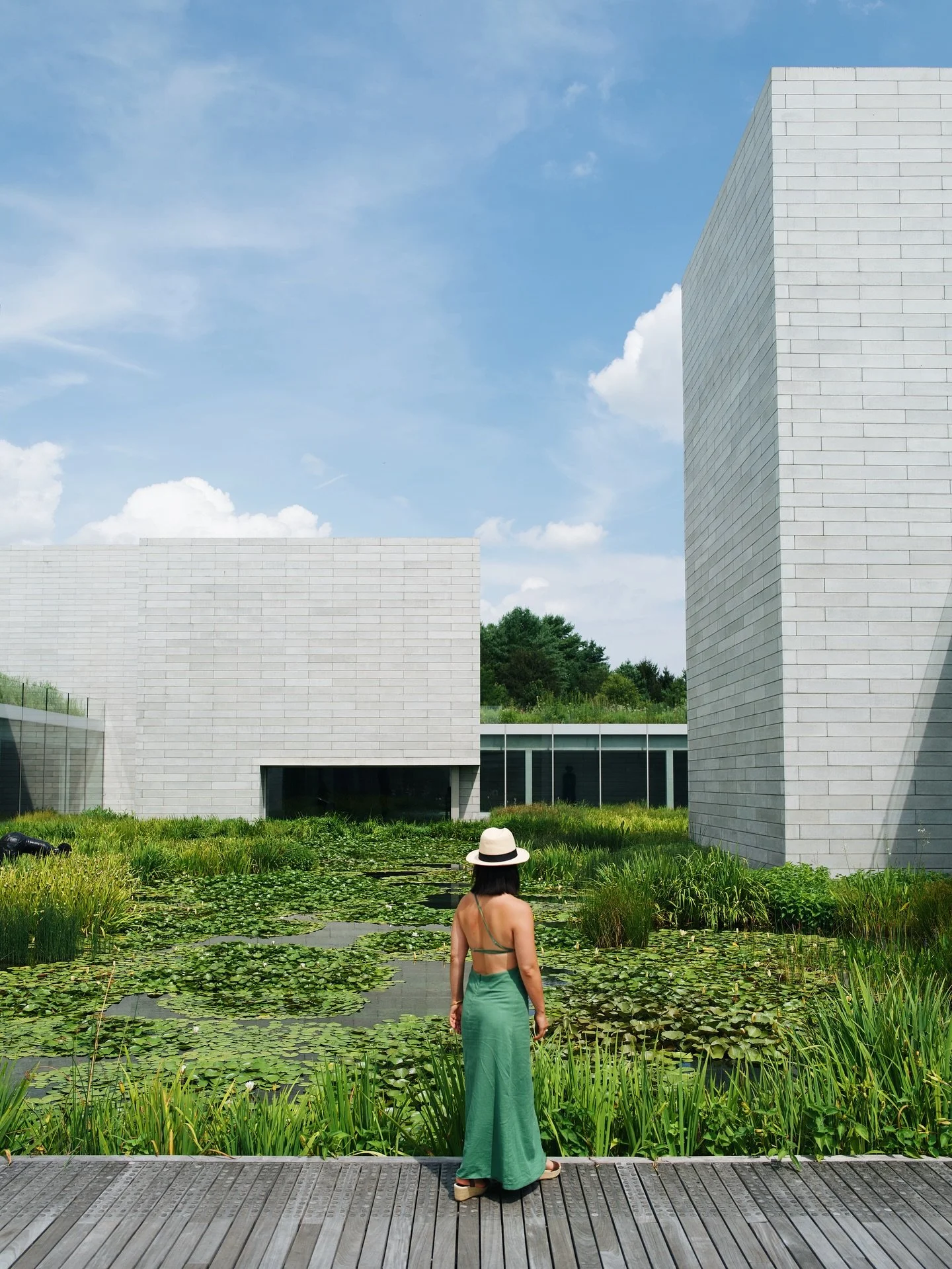 From🪫 to 🔋thanks to @glenstonemuseum 

It&rsquo;s draining out there. I&rsquo;ve been finding it difficult to feel creative or inspired recently so I decided to visit The Glenstone Museum to recharge alongside contemporary art icons. It helped. It 