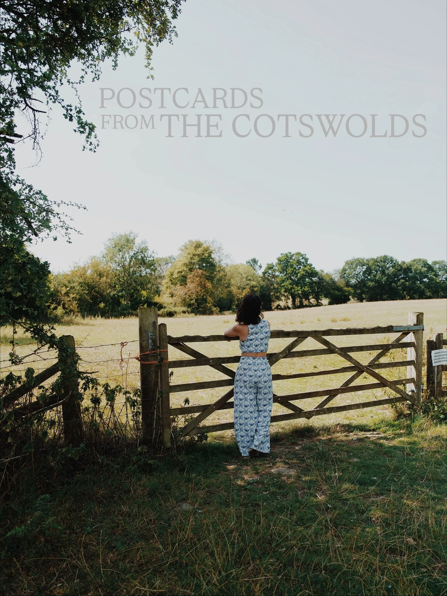 Villages where time stands still. 

🌳Bourton-on-the-Water 
🦢 Bibury
🌳Stow-on-the-Wold
🦢Castle Combe
🌳Oddington
[+ Stratford-upon-Avon]

From Derbyshire we headed south making a stop at Stratford-upon-Avon before reaching the Cotswolds. We spent 