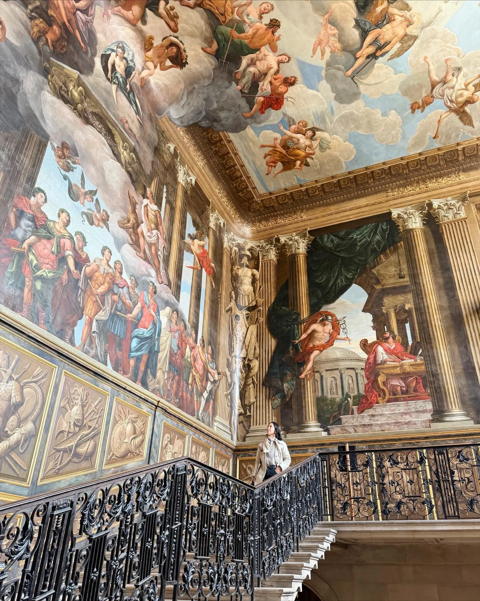 Spring shuffle playlist (UK Edition vol. 3) had some real bangers. A few of my favorite hits from this last visit. ➡️

(Trying out the new multiple captions feature so hopefully this works!)

📸Leica Q2 + iPhone 
#london #londonlife #hamptoncourtpala