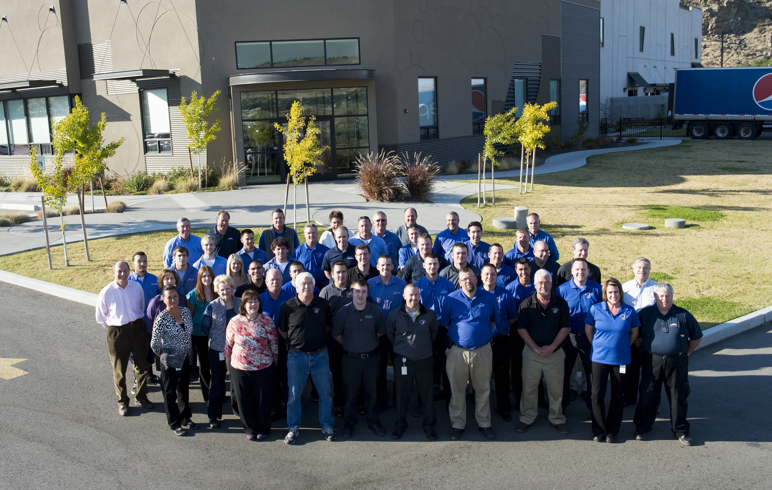 We provide numerous jobs in sales, delivery, merchandising, service, warehouse, and office positions. These are just a few of our local employees from North Central Washington (most of them in the Wenatchee, Moses Lake, and Omak areas).