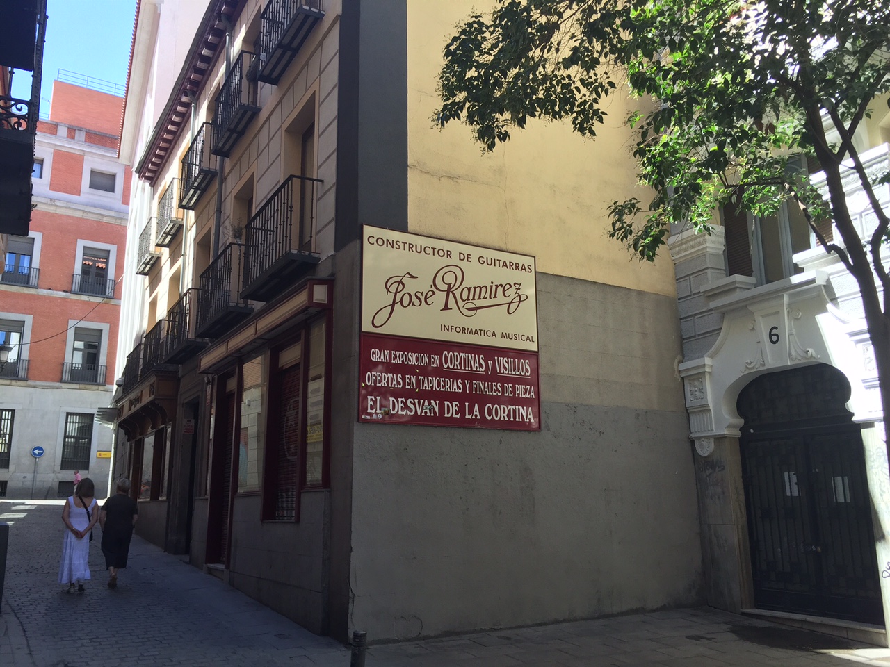 Guitarras Ramirez, Madrid; photo by John Warren
