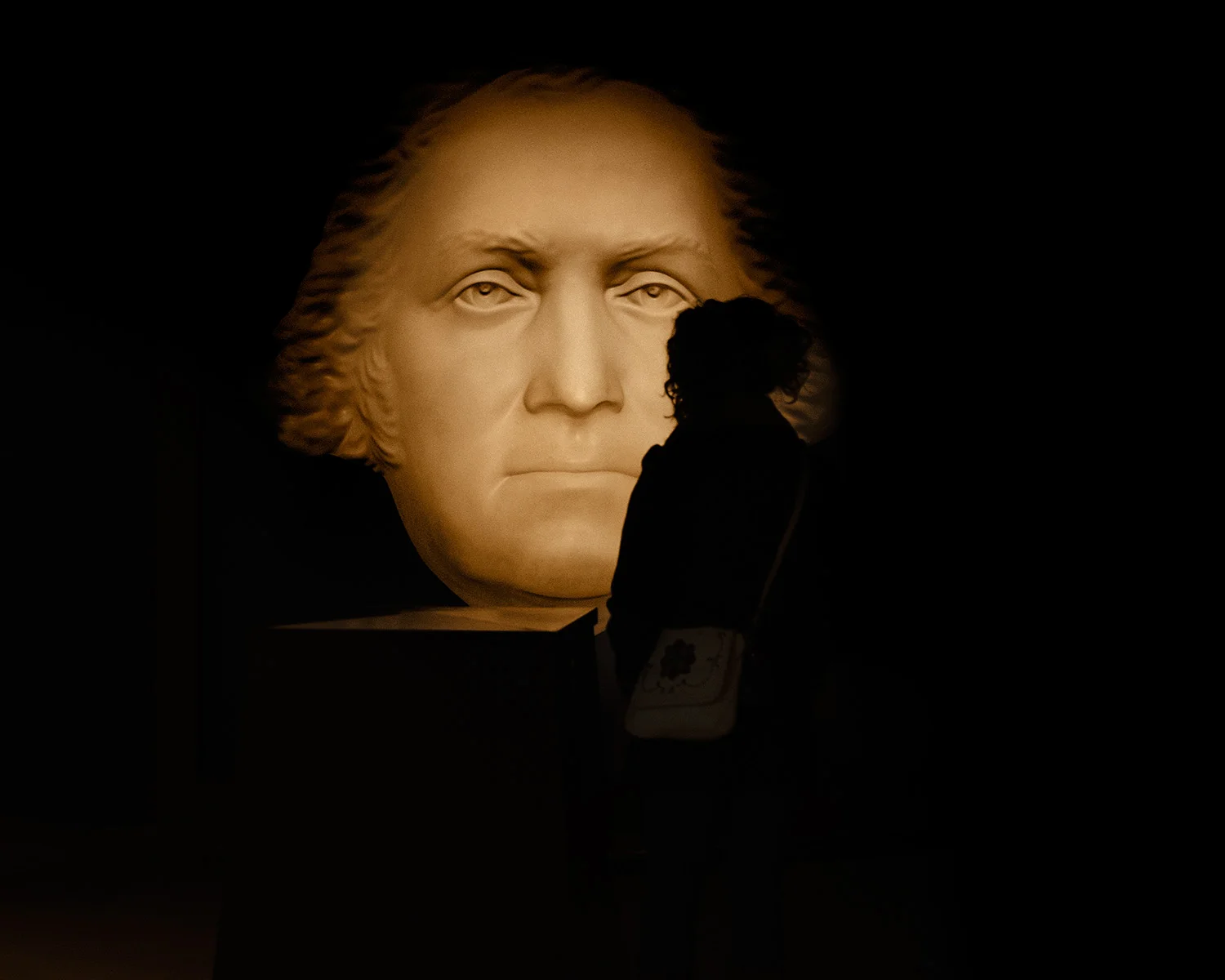 George Washington's face mask hologram, Mount Vernon's Education Center