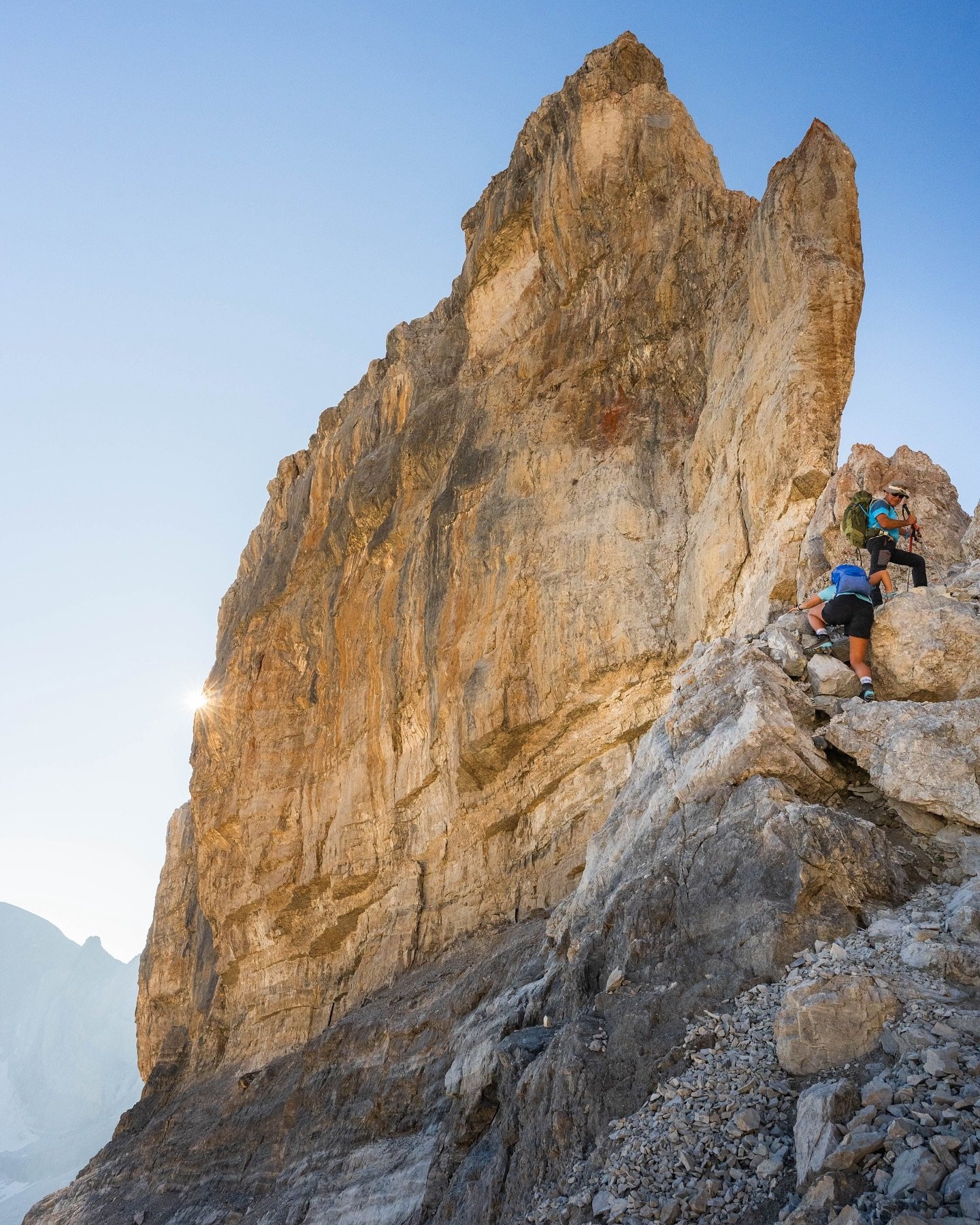 TRAVEL DIARIES ~ LA BR&Egrave;CHE DE ROLAND &amp; PIC DU TAILLON (DAY 2)

La Br&egrave;che De Roland is basically a big hole in the Pyrenees ridge on the French-Spanish border and I had been eyeing this spot for quite some time. It sits at 2806m abov