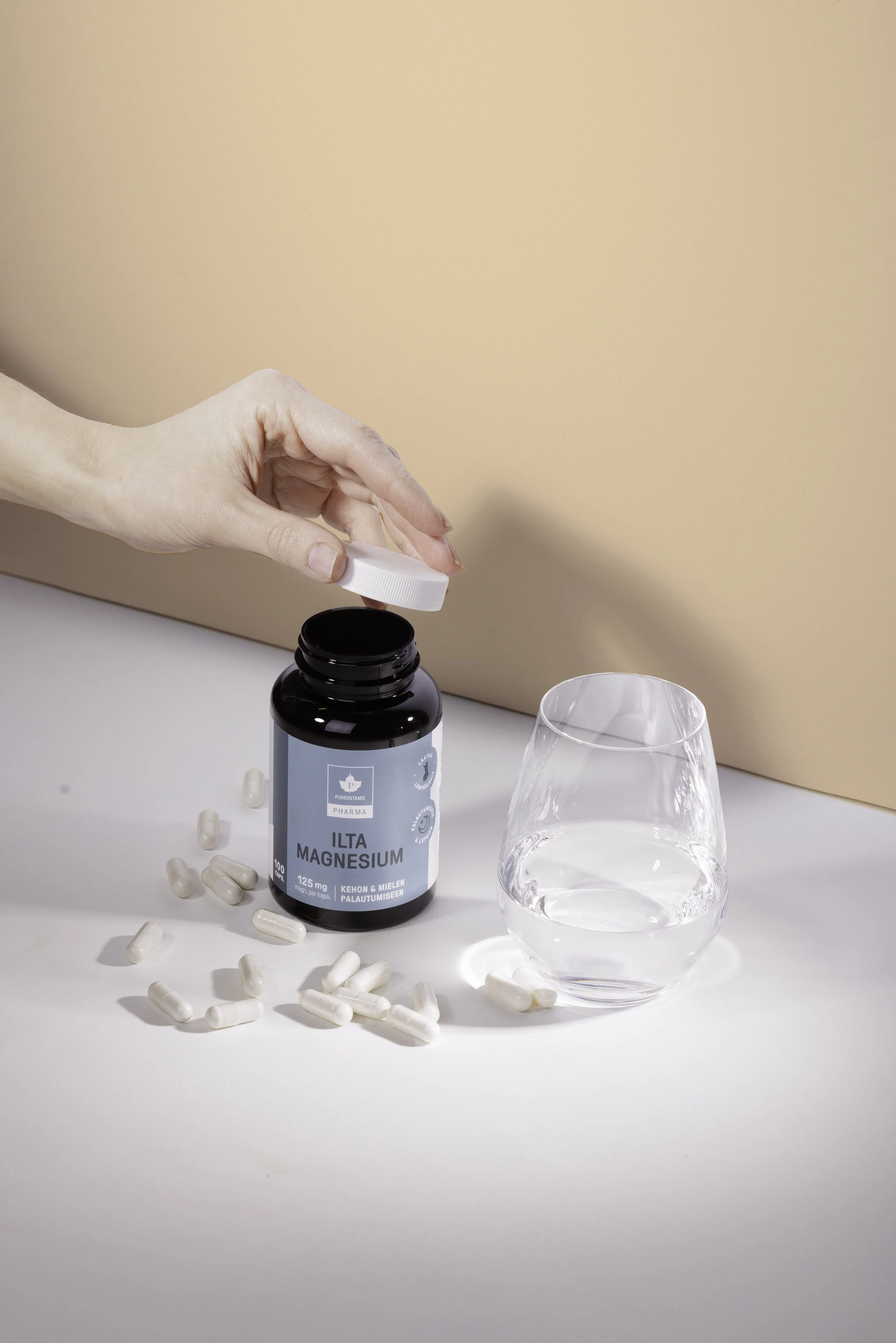 Puhdistamo_Lifestyle_Ilta_Magnesium_42101222-Edit copy.jpg