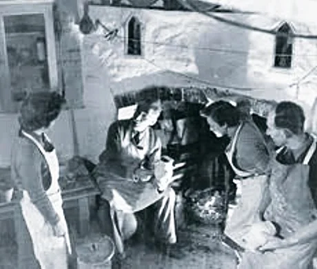 Bernard Leach and apprentices.