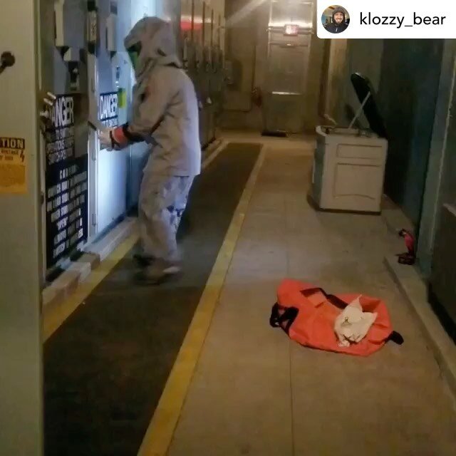 Nice suit! Safety first⚡️
.
#commercialelectrician #safetyfirst #sparkylife #electriciansofinstagram #electricalsafety #besafeoutthere
.
Posted @withregram &bull; @klozzy_bear

Tornado touched down in Whitestone last night and knocked out power to th