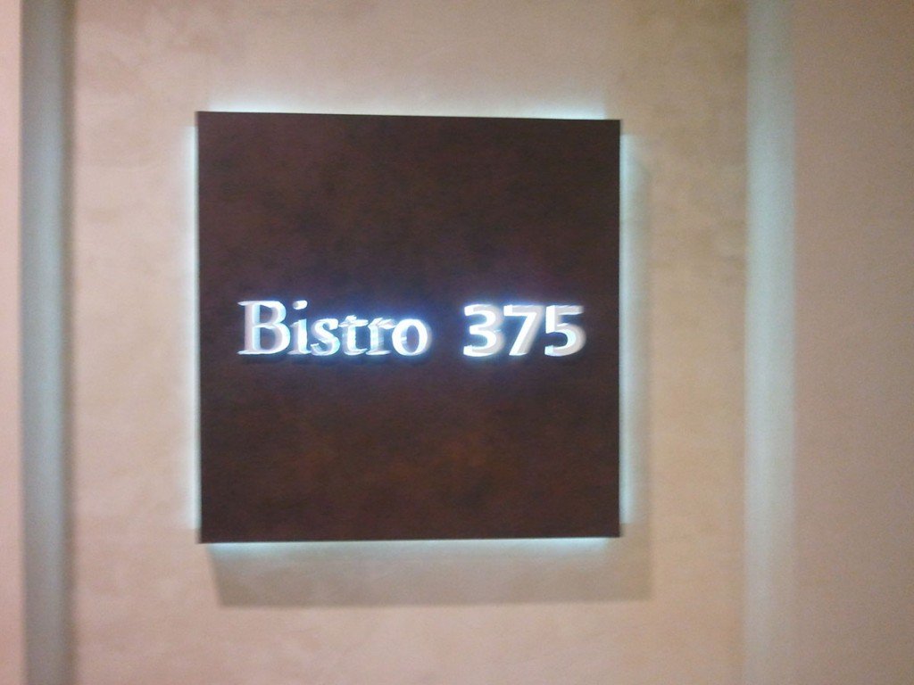 Bistro 375
