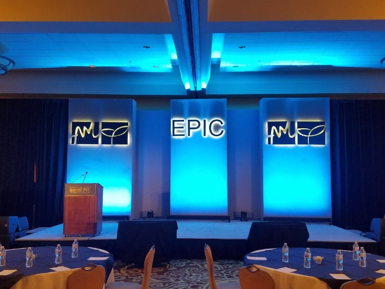 conference-custom-stage-event-show-design