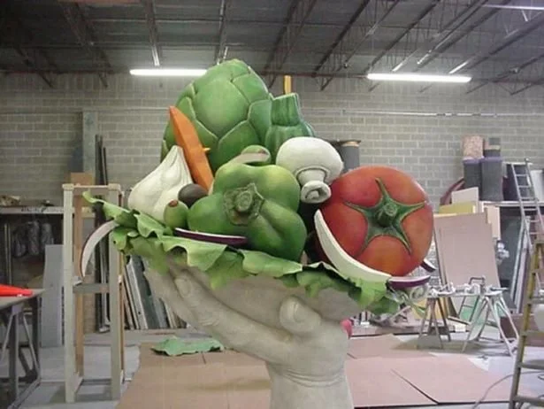 custom-vegetable-sculpture-manufacturer-3.jpg