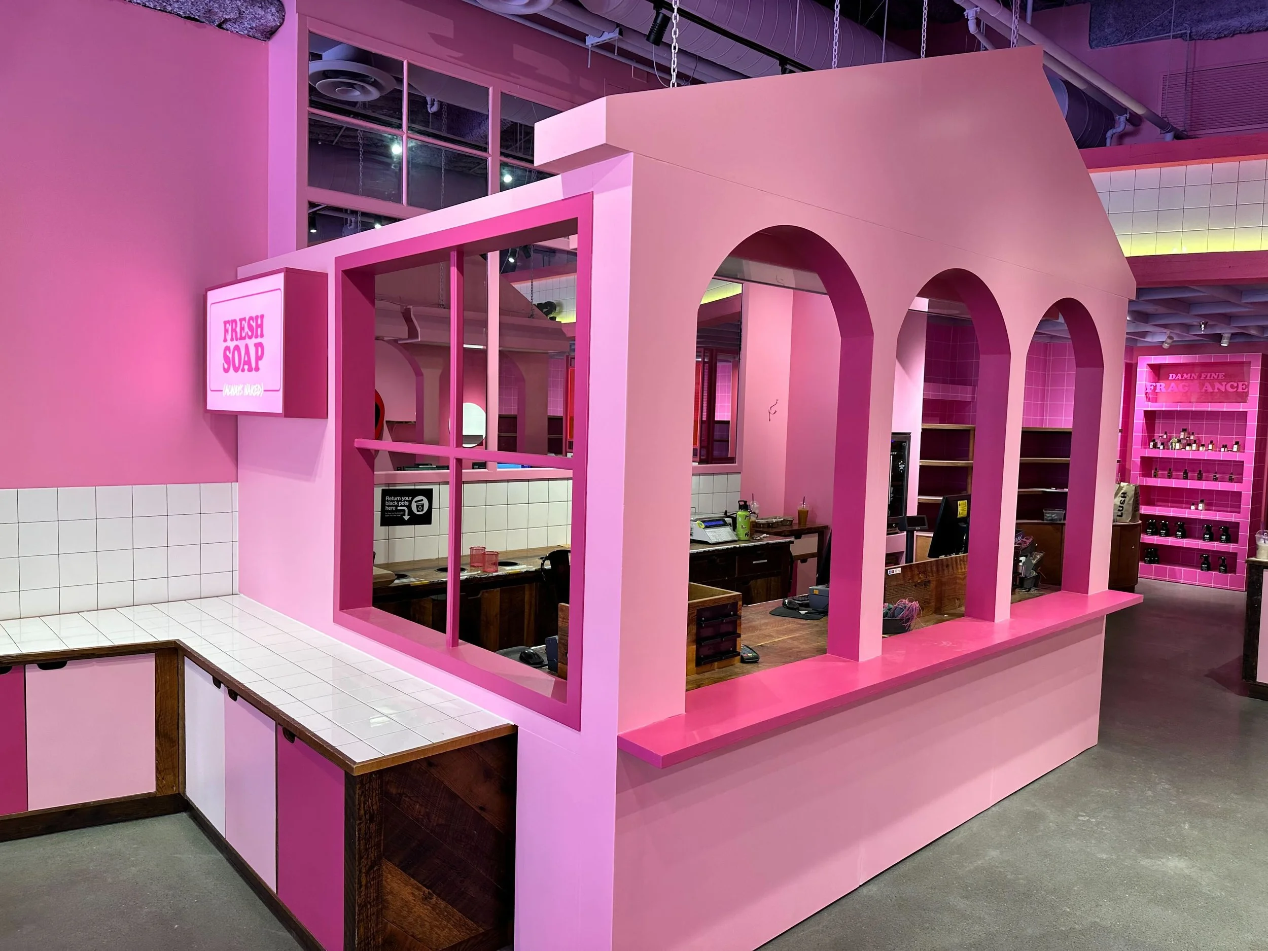 lush-experiential-retail-interior-design-7.jpg