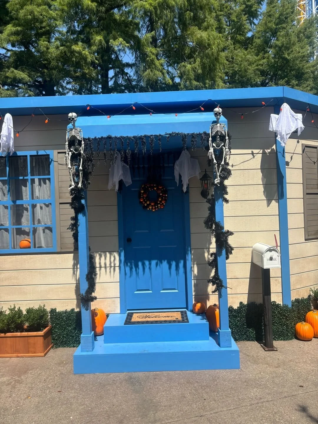 Six Flags Halloween Facades (5).jpg