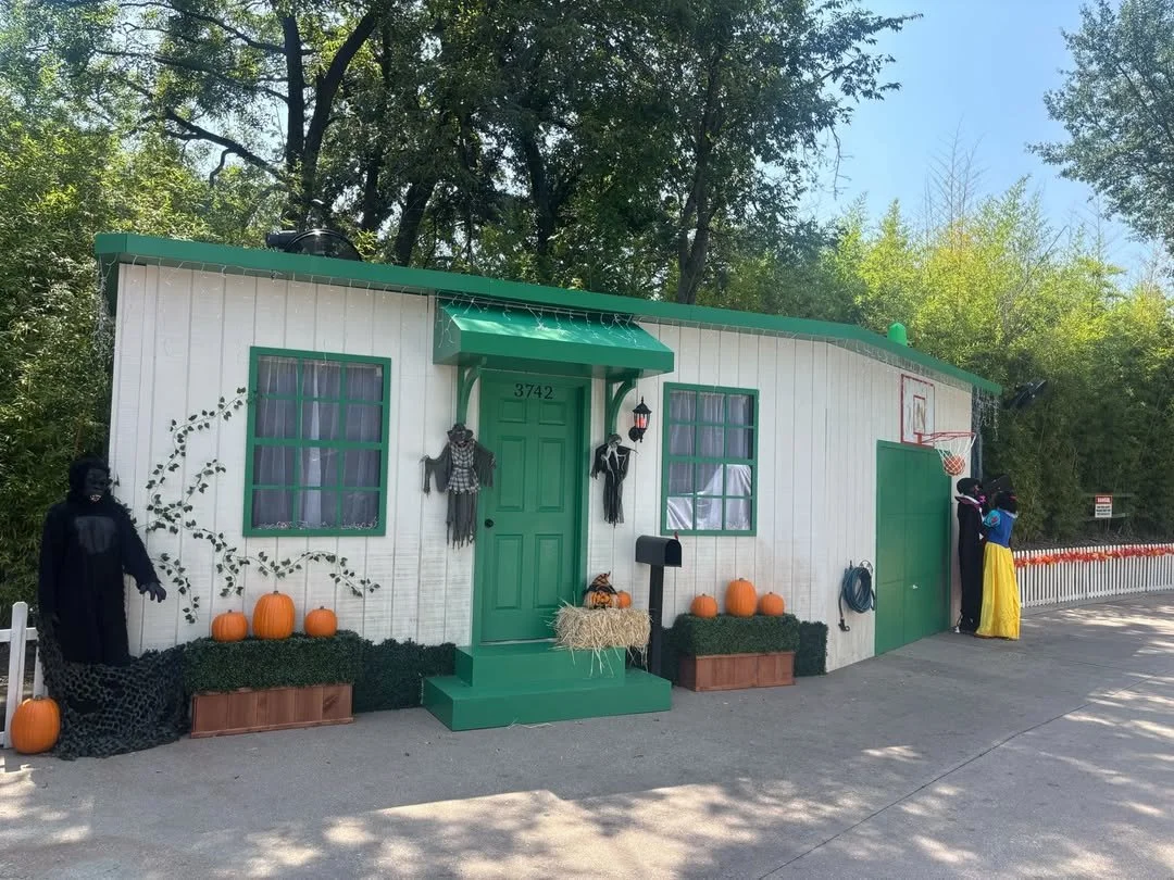 Six Flags Halloween Facades (3).jpg