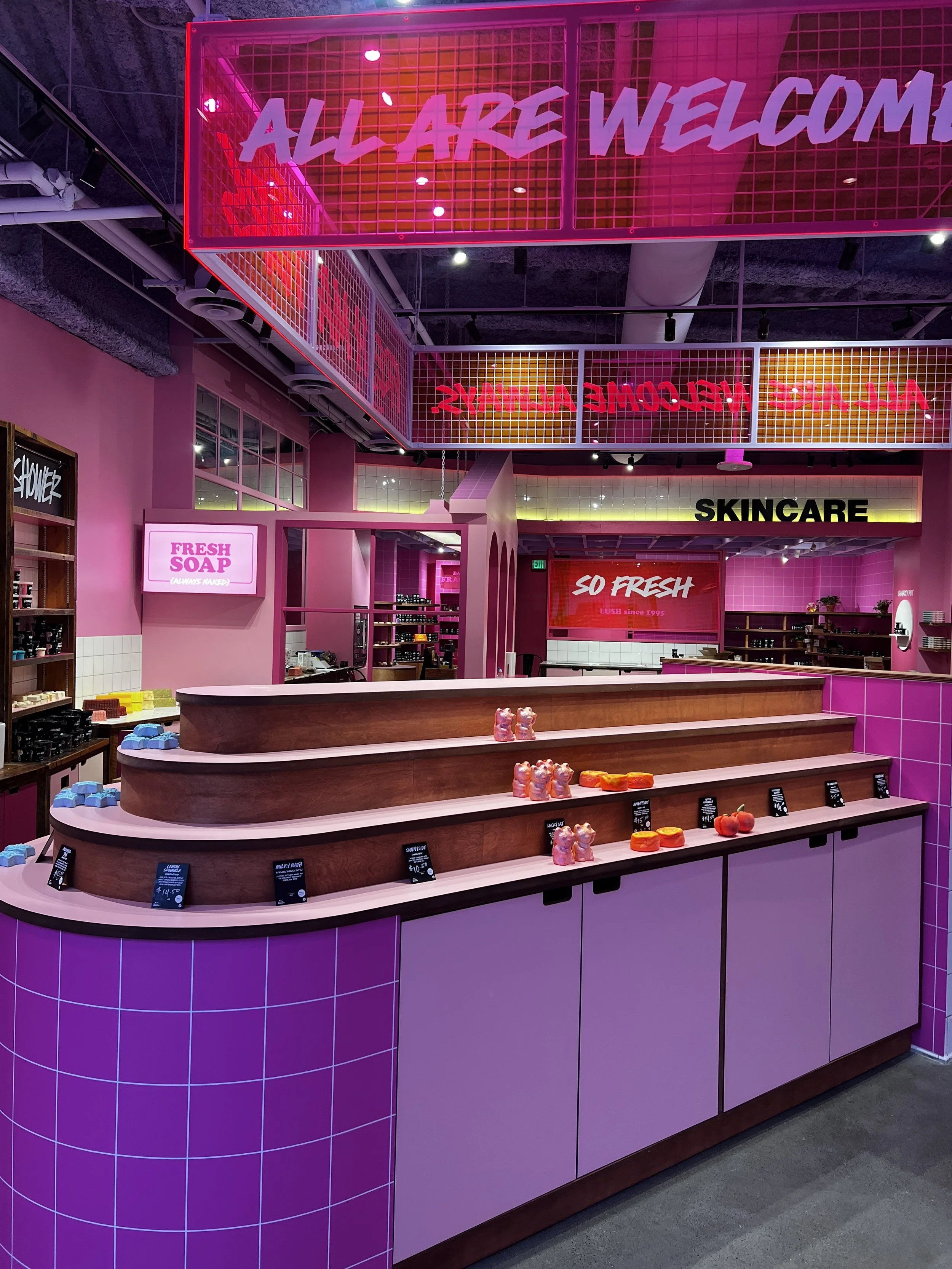 lush-experiential-retail-interior-design-4.jpg