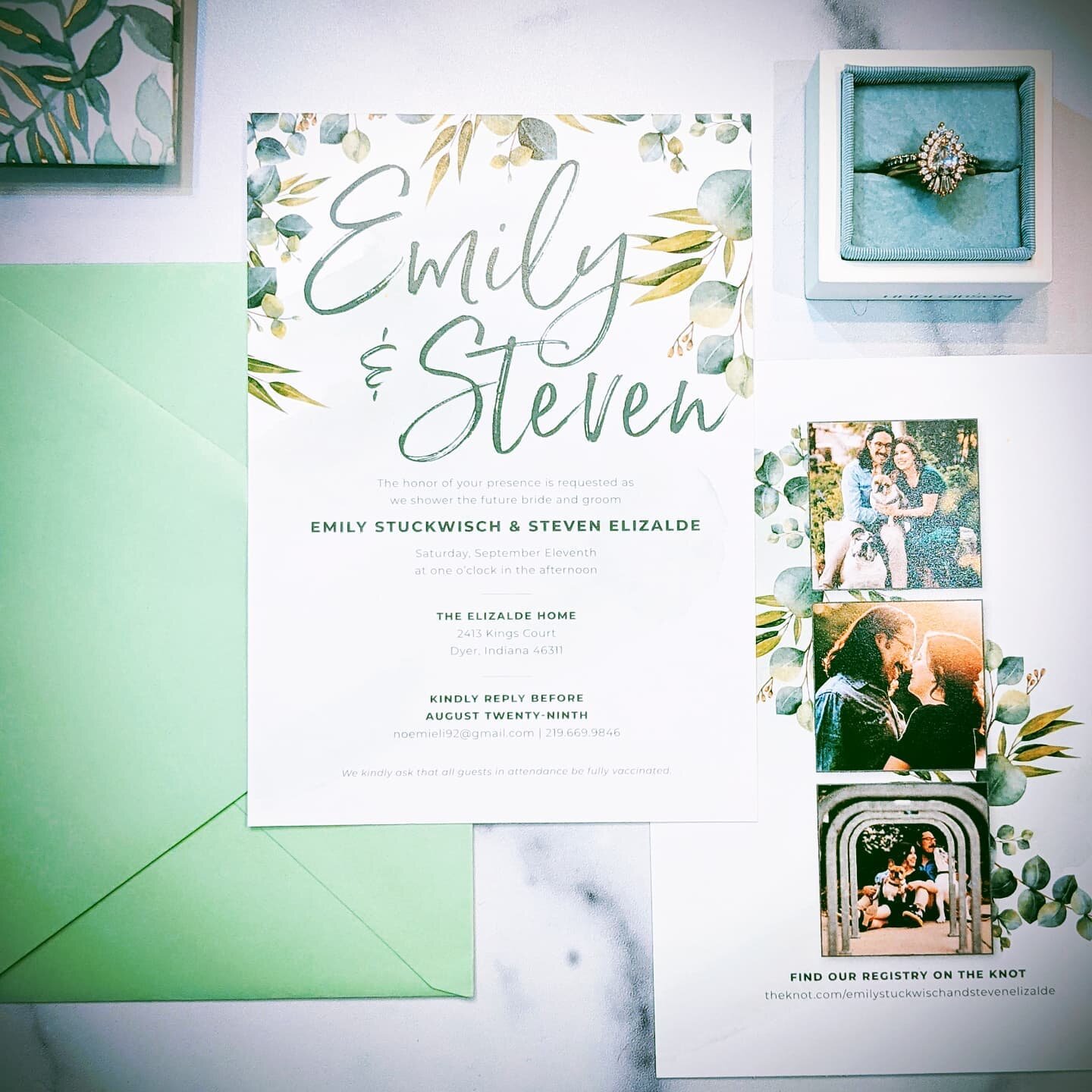 We love love. 💘 Bridal shower invites for our friends @oh_hi_mark_28 and @emilystuck ! We also found the perfect gift bag and envelopes from @papersource #bridalshower #bridalinspiration #invitations #invitesuite #customdesign #wedding