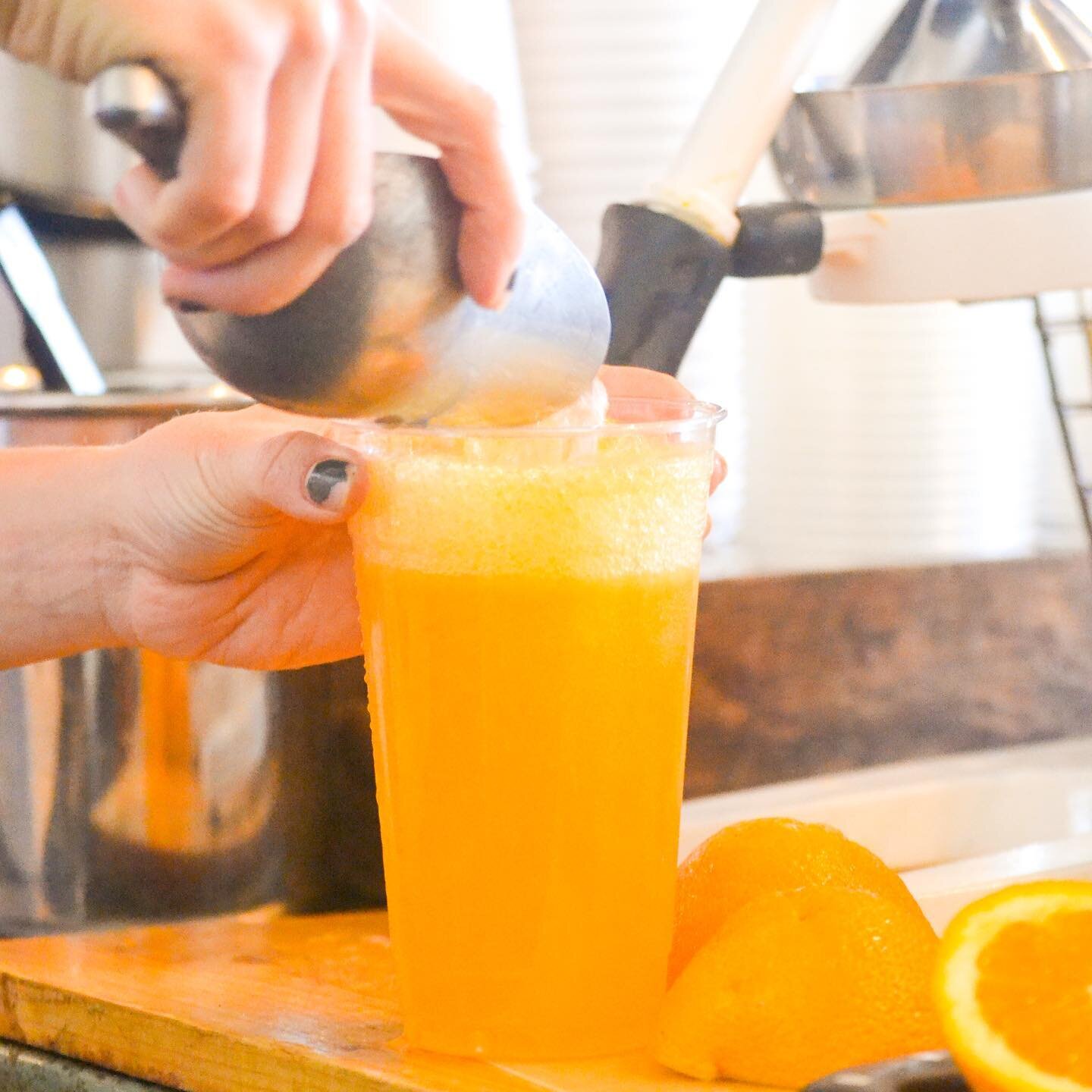 The perfect remedy to a hot day? Sparkling orangeade, made with just three ingredients: fresh, organic oranges, sparkling water, and a touch of our house made vanilla. Stay safe out there, y&rsquo;all!🍊🍊🍋

📸: @photogjulianna