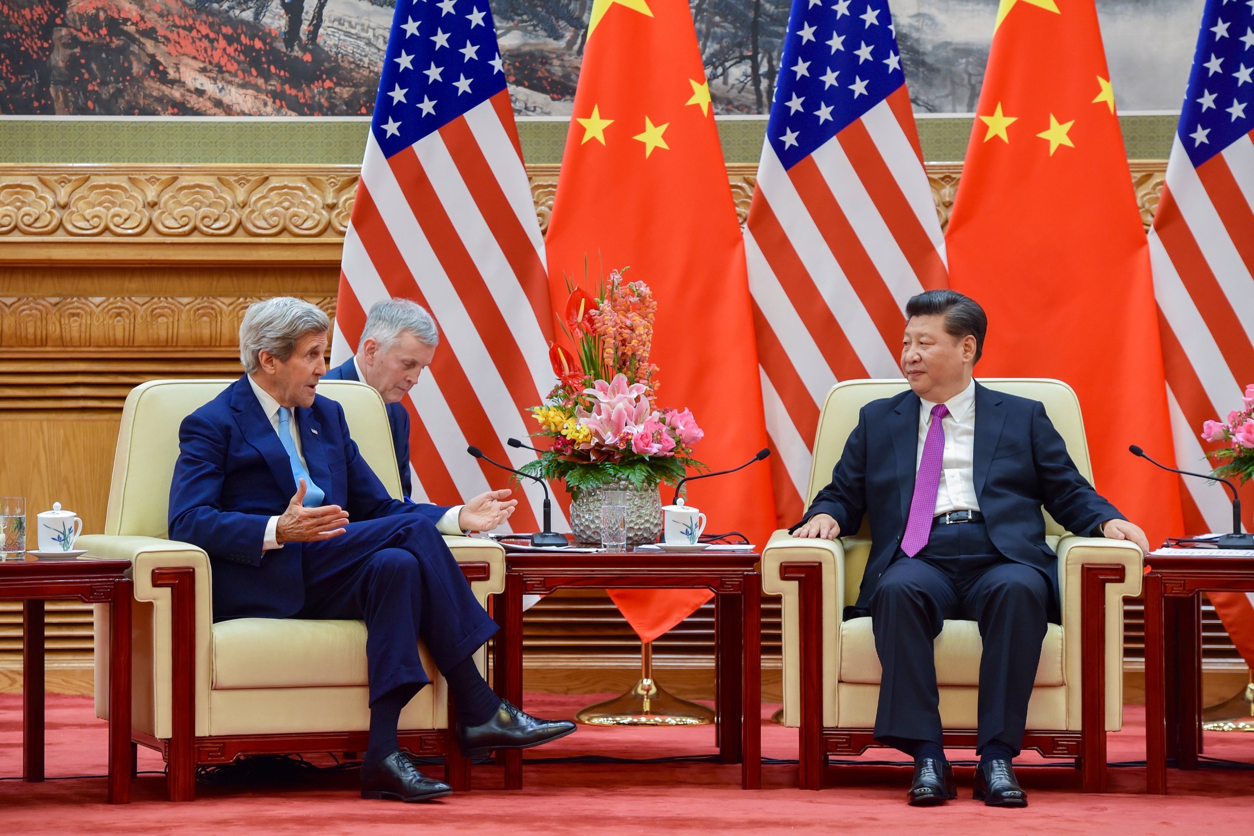  Secretary Kerry speaks with President Xi in a meeting room at the Great Hall of the People. 