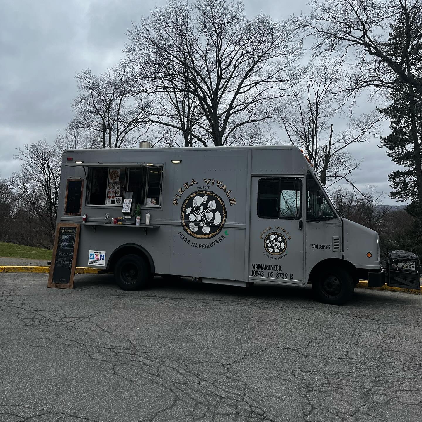Happy Saturday! It&rsquo;s a little damp and cold outside but warm and cozy inside the @pizzavitale truck! Can you believe they have an entire wood-burning pizza oven inside the truck? Find them parked right outside the market and the perfect midway 