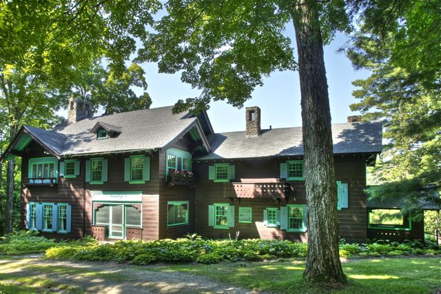 Main House of Nawandyn Estate