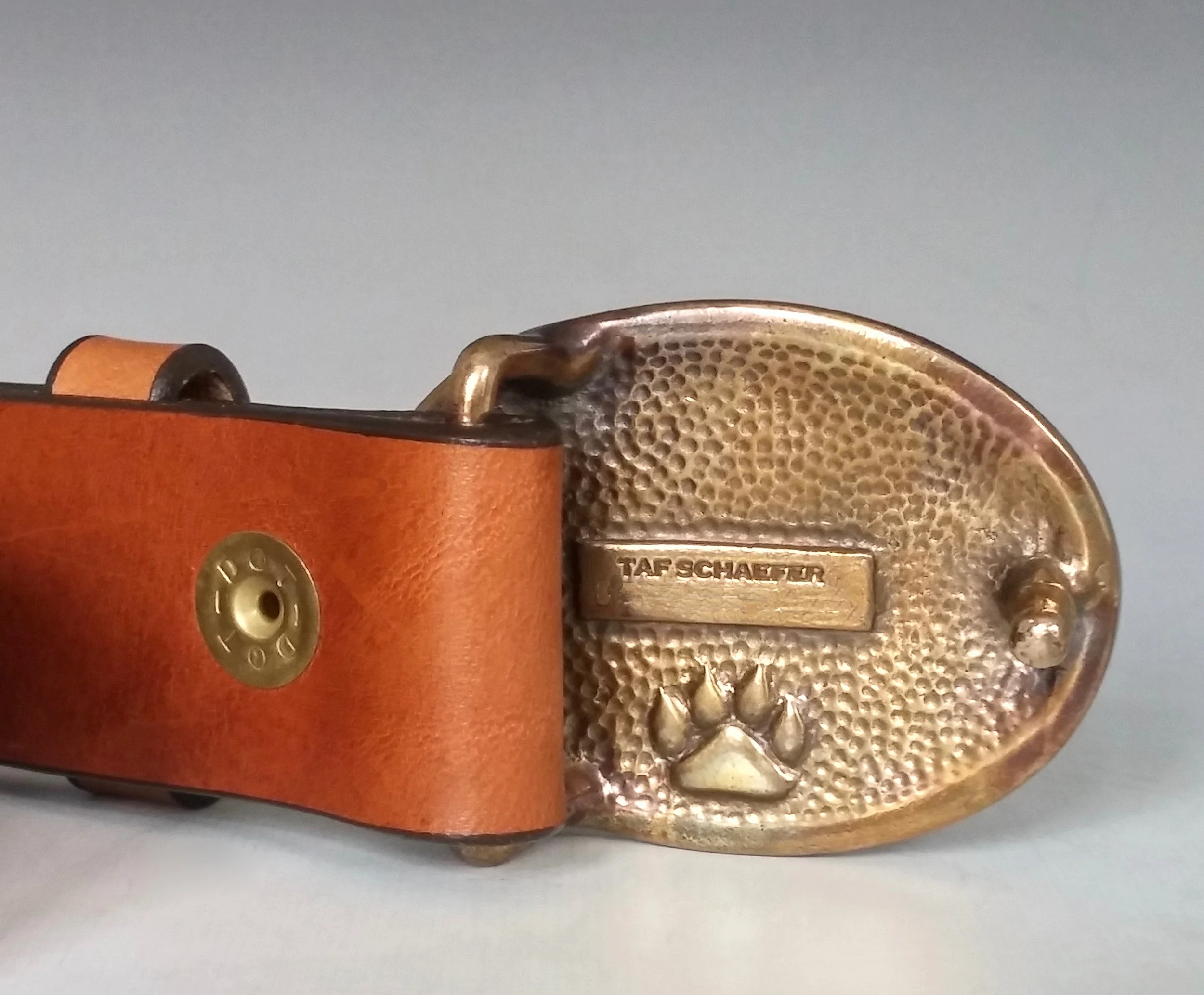 Pointer Buckle Back.jpg