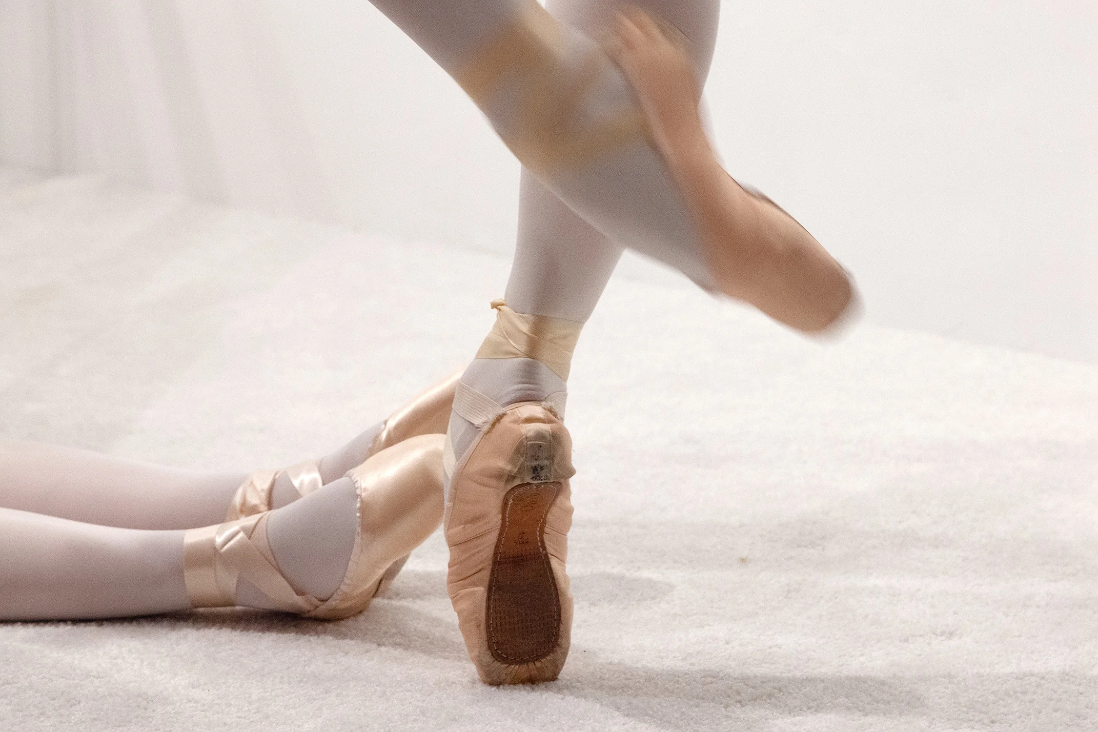 Jen DeNike, Crystal Cut Levitation , performance at signs and symbols, January 31, 2019