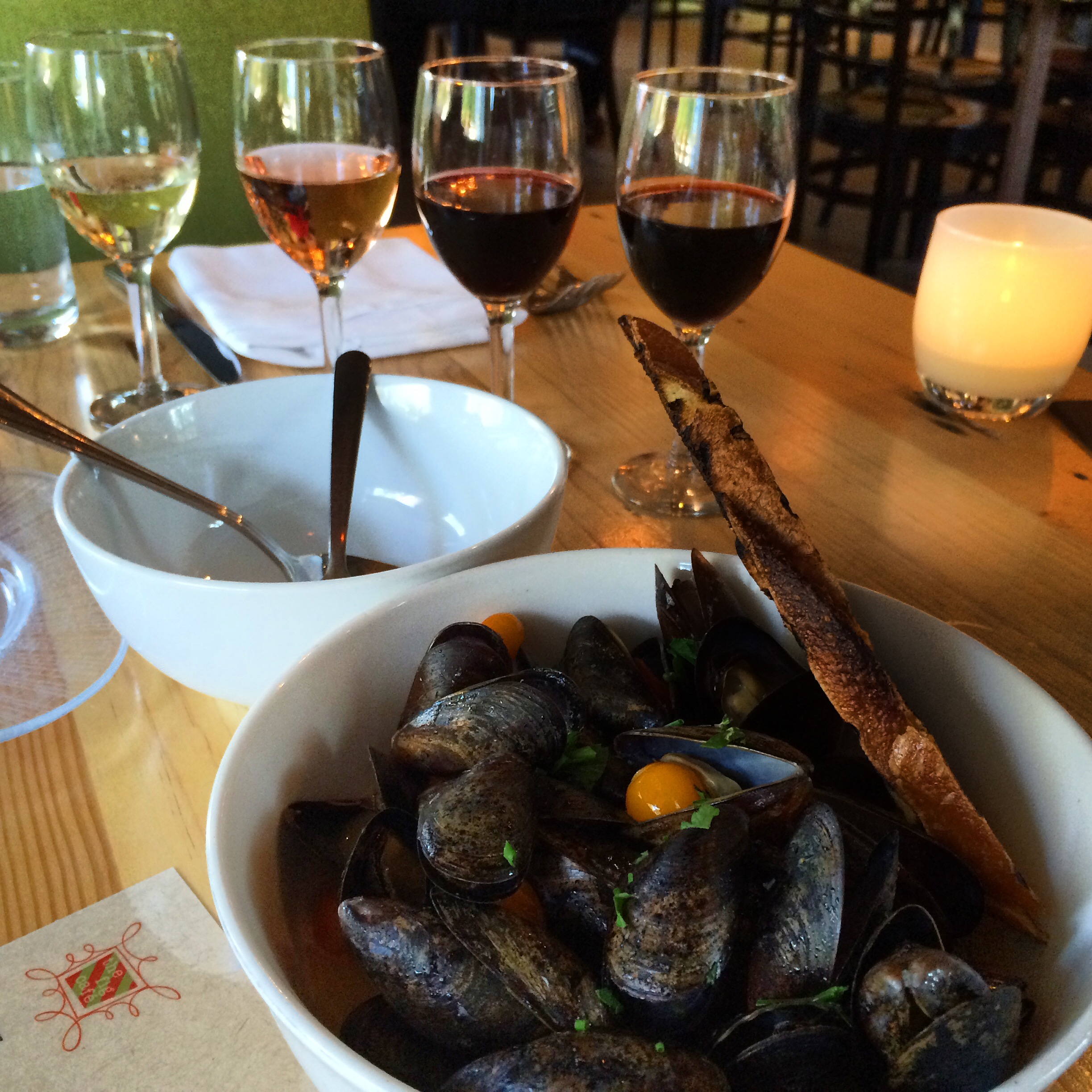 The Fig Cafe- Mussels and Wine Flight.JPG